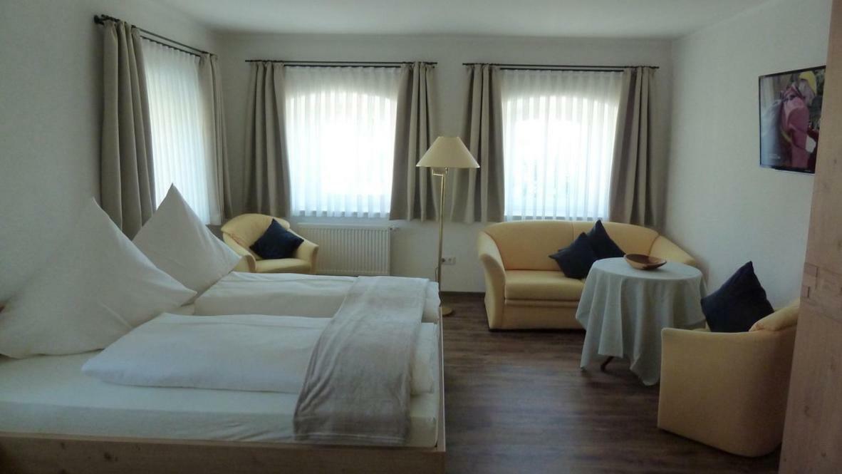 Ferienwohnung Zum Dorfwirt Riedenburg Kültér fotó